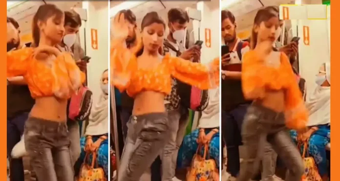 girls viral dance on delhi metro