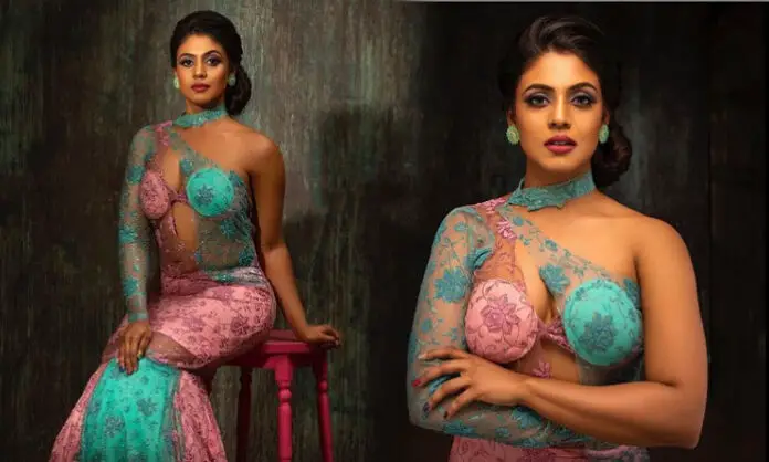 Actress-Iniya-Latest-Hot-Photoshot-Actress-Iniya-Iniya-images