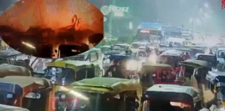 ചെങ്കോട്ട സ്ഫോടനം ‘നിഷ്ഠൂരമായ ഭീകരാക്രമണം’: അന്വേഷണം NIA-യ്ക്ക്; റെയ്ഡിൽ ഭയന്ന് ‘പാനിക് ബ്ലാസ്റ്റ്’ എന്ന് സൂചന; ഞെട്ടിക്കുന്ന CCTV ദൃശ്യങ്ങൾ പുറത്ത്