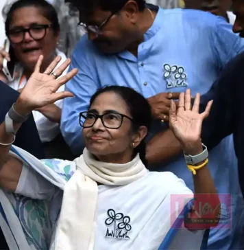 തോൽവി ജനവിധിയിലല്ല, ഗൂഢാലോചനയിലാണ്; രാജി വയ്ക്കില്ലെന്ന് തുറന്നടിച്ച് മമത ബാനർജി
