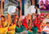 സോഷ്യൽ മീഡിയയിലെ താരങ്ങളായ മൂന്ന് സഹോദരിമാർ ഒരേ കാമറാമാന് വരണമാല്യം ചാർത്തി; യുപിയിലെ അംറോഹയിൽ നടന്ന ഈ അപൂർവ്വ വിവാഹം വിവാദമാകുന്നു